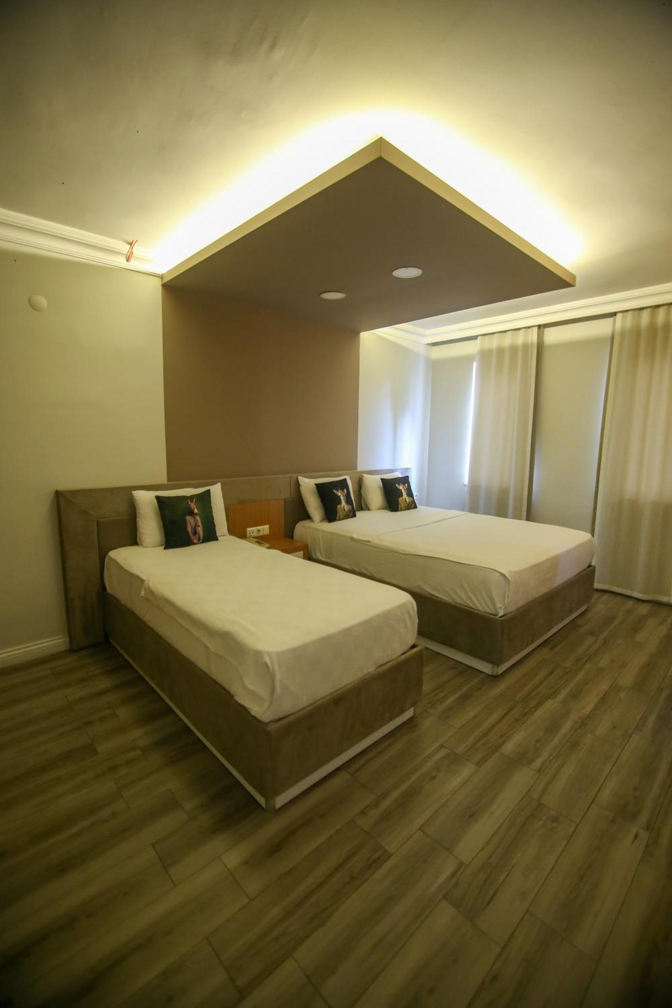 Cevik Palace Hotel 安塔利亚 外观 照片