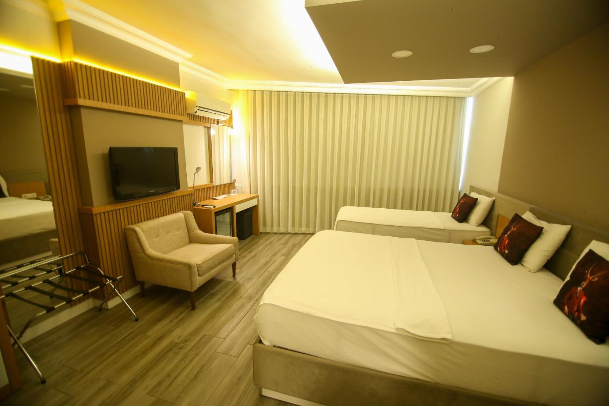 Cevik Palace Hotel 安塔利亚 外观 照片