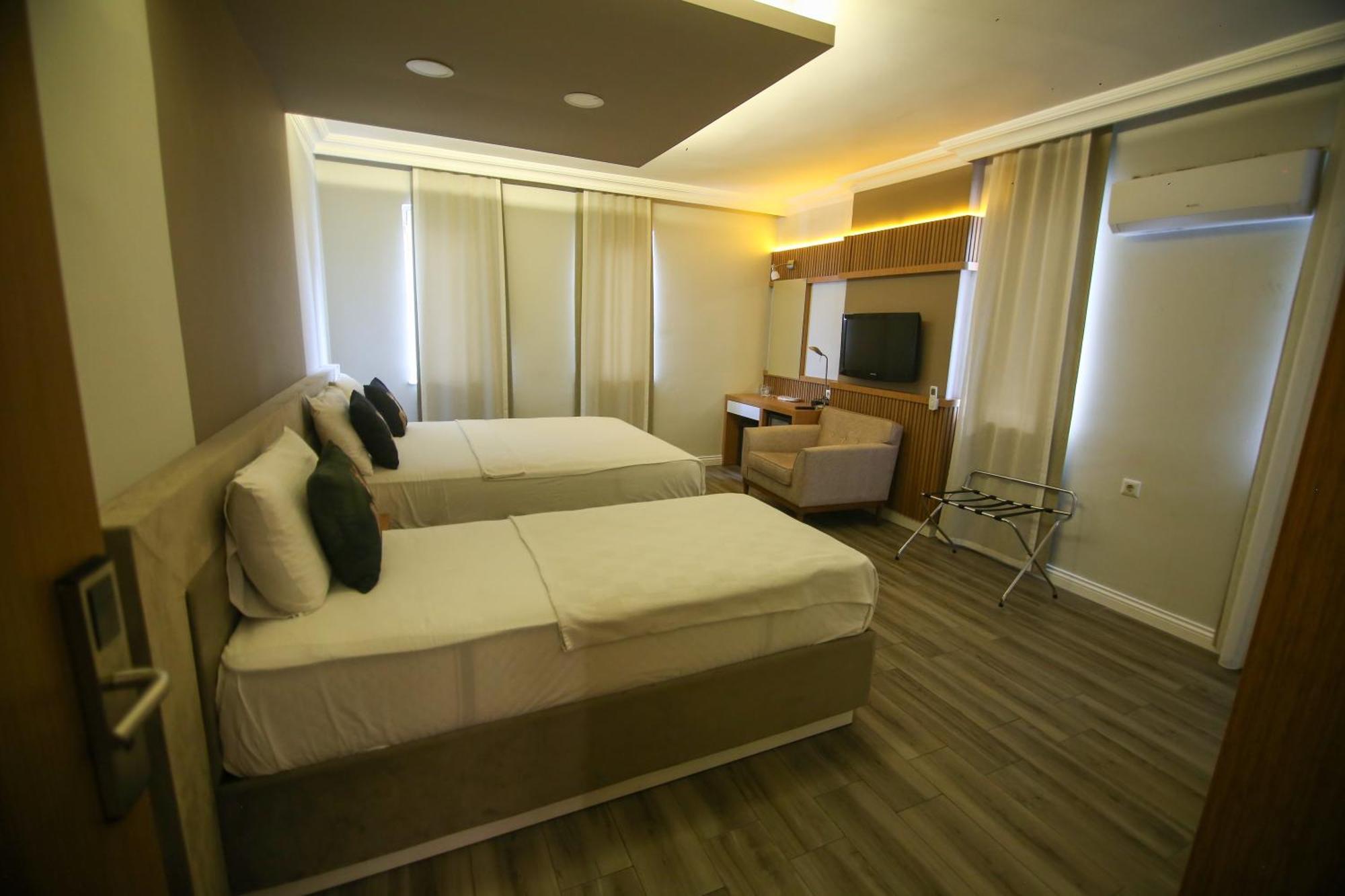 Cevik Palace Hotel 安塔利亚 外观 照片