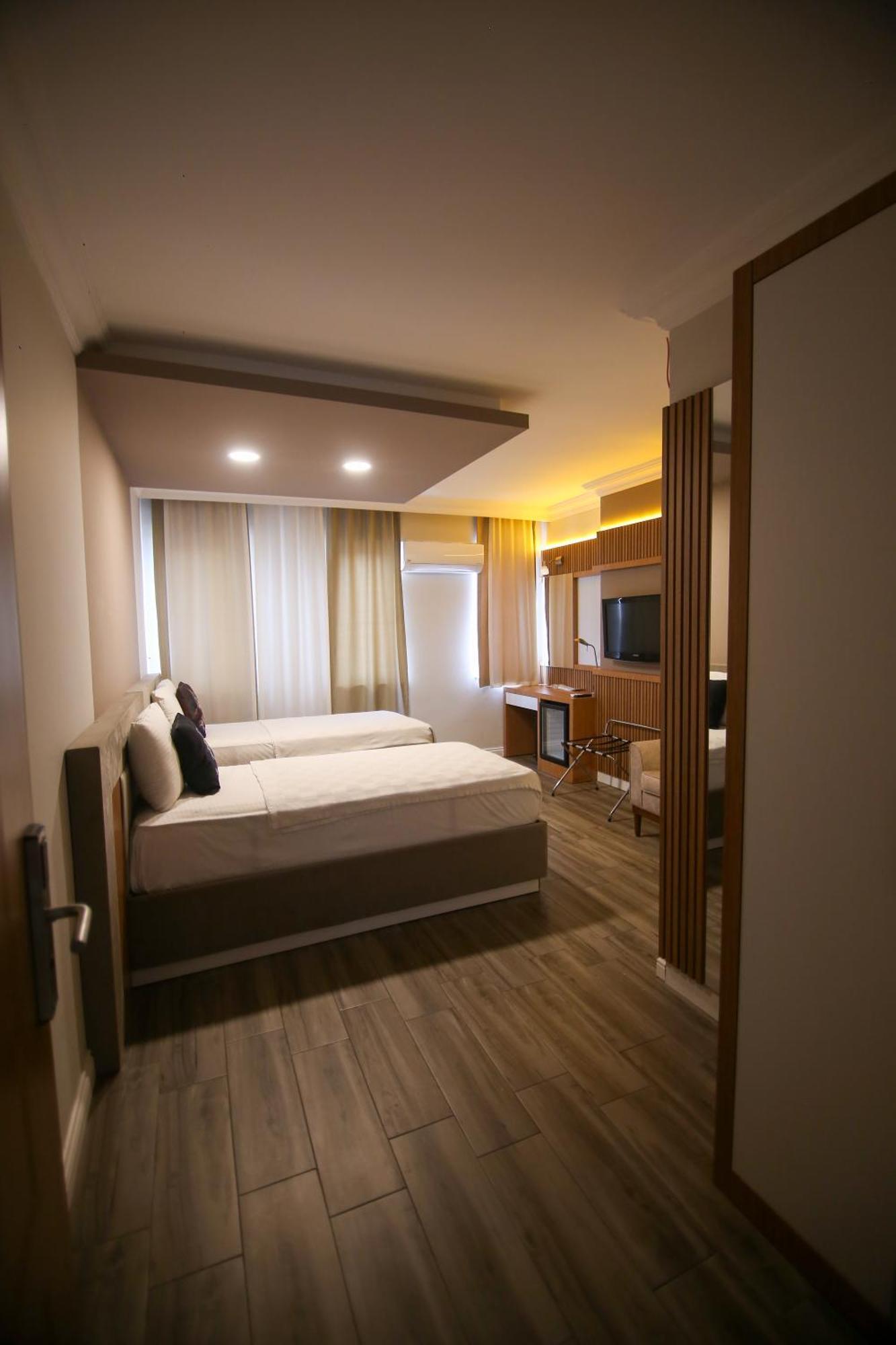 Cevik Palace Hotel 安塔利亚 外观 照片