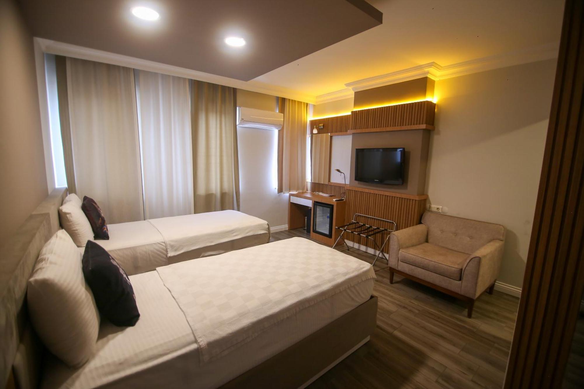Cevik Palace Hotel 安塔利亚 外观 照片