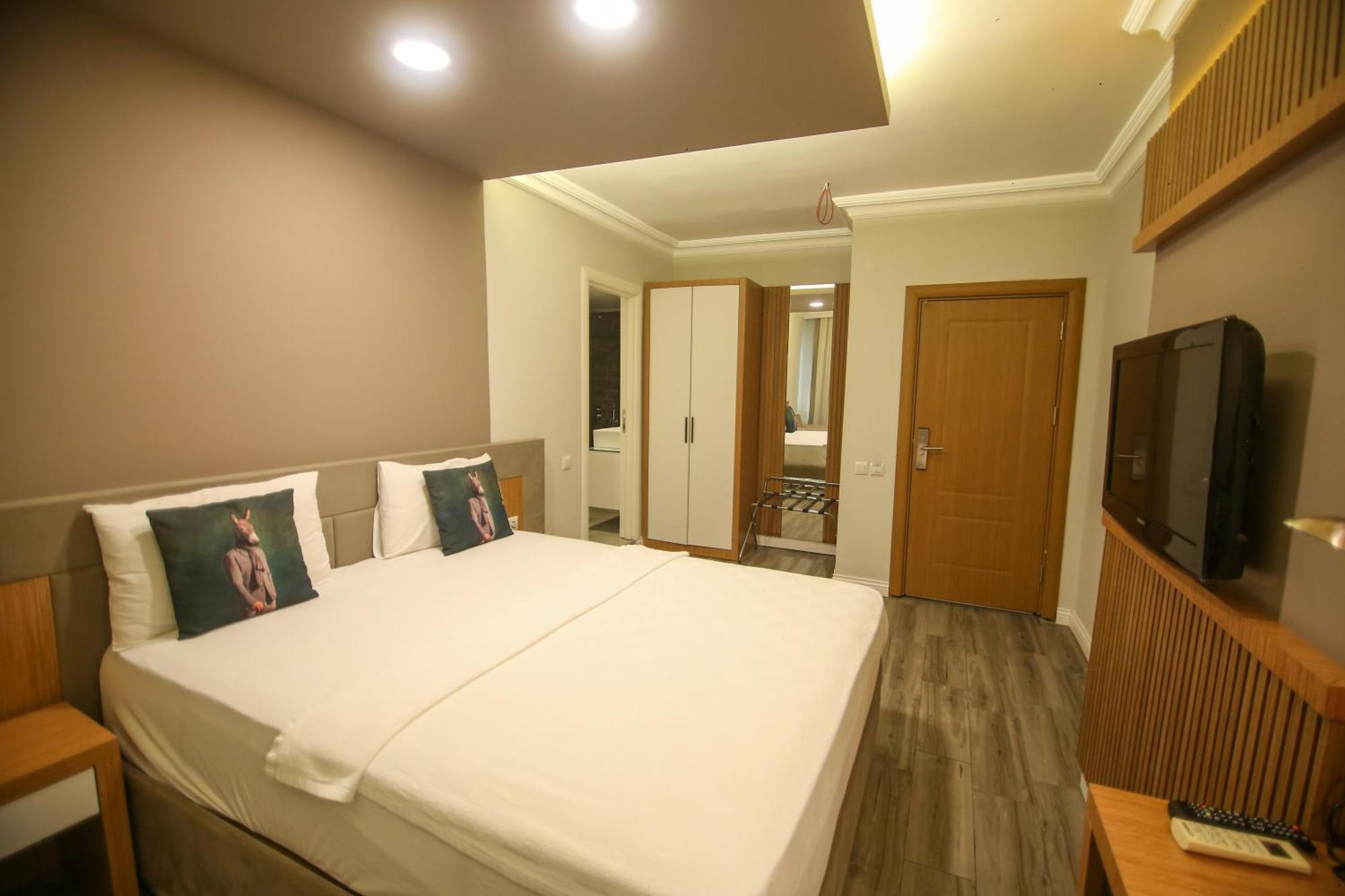 Cevik Palace Hotel 安塔利亚 外观 照片