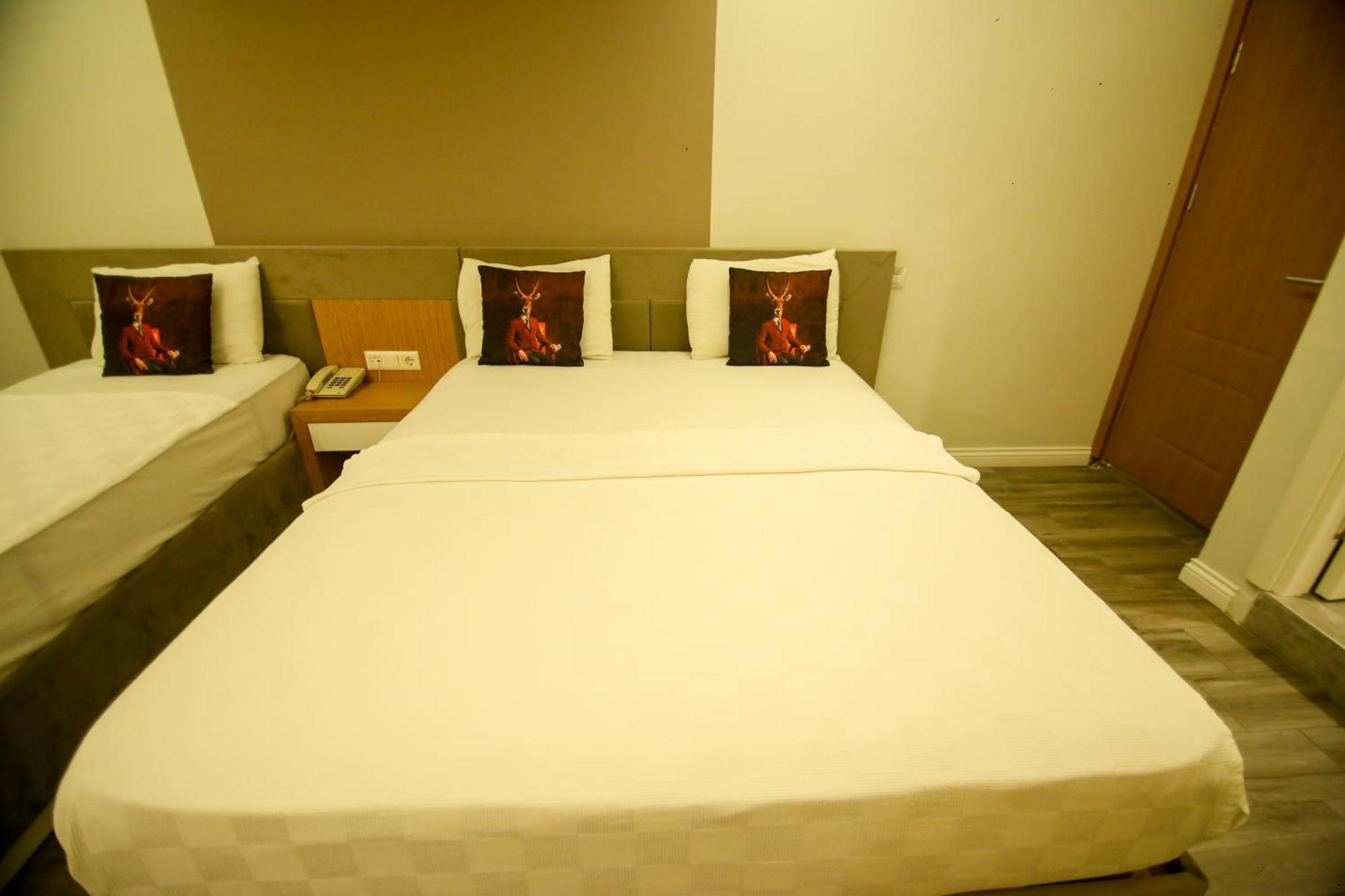 Cevik Palace Hotel 安塔利亚 外观 照片