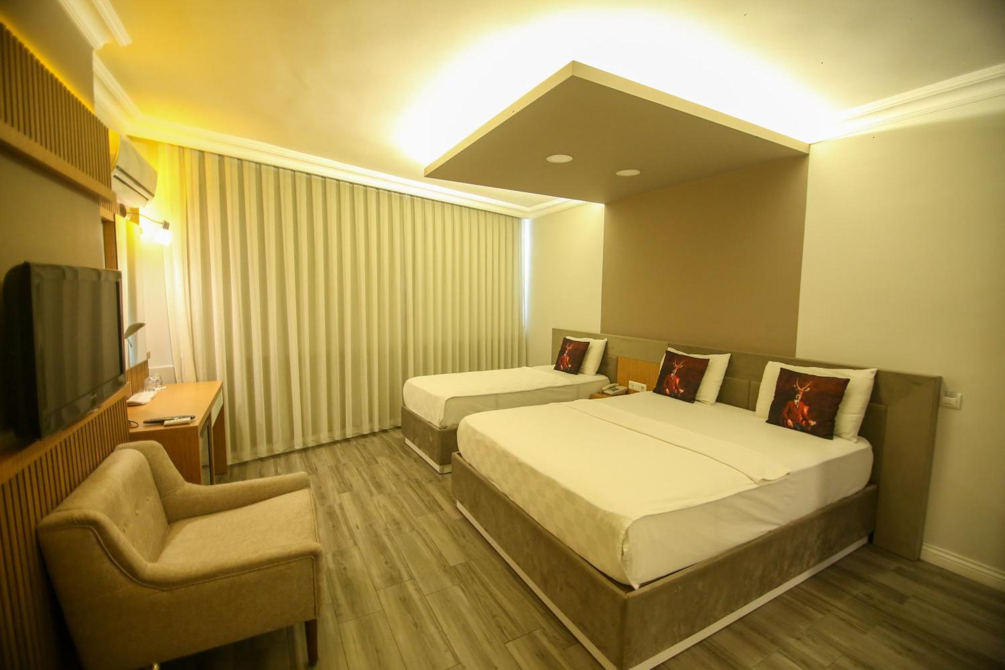 Cevik Palace Hotel 安塔利亚 外观 照片