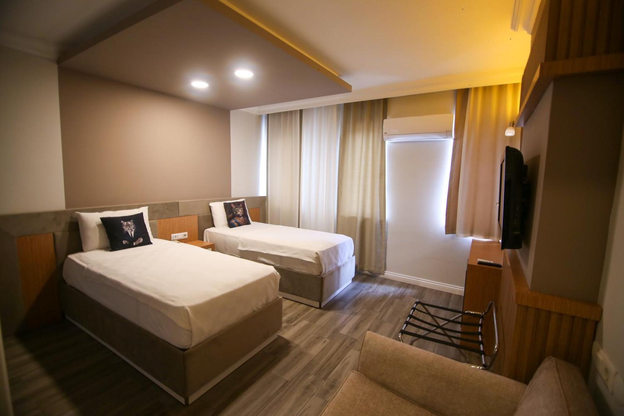 Cevik Palace Hotel 安塔利亚 外观 照片