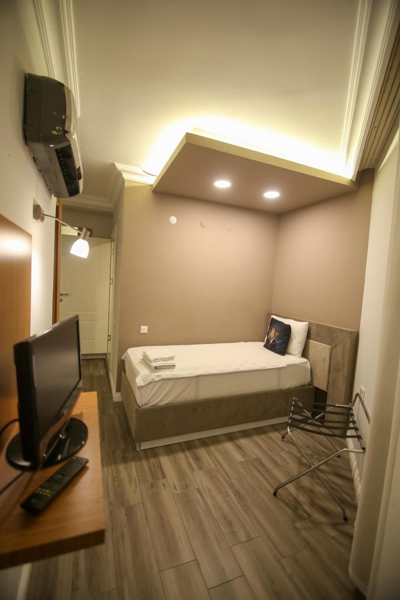 Cevik Palace Hotel 安塔利亚 外观 照片