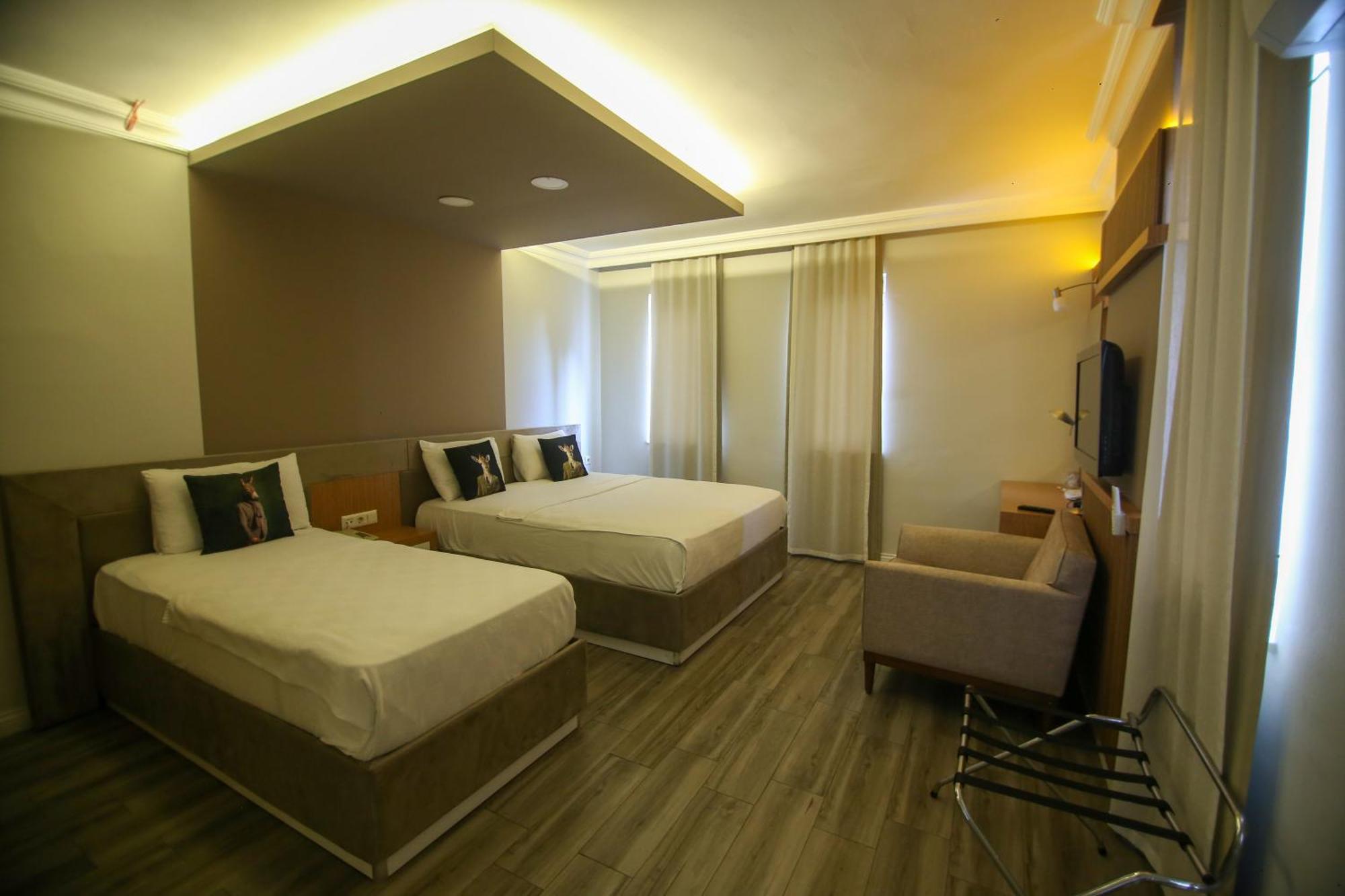 Cevik Palace Hotel 安塔利亚 外观 照片