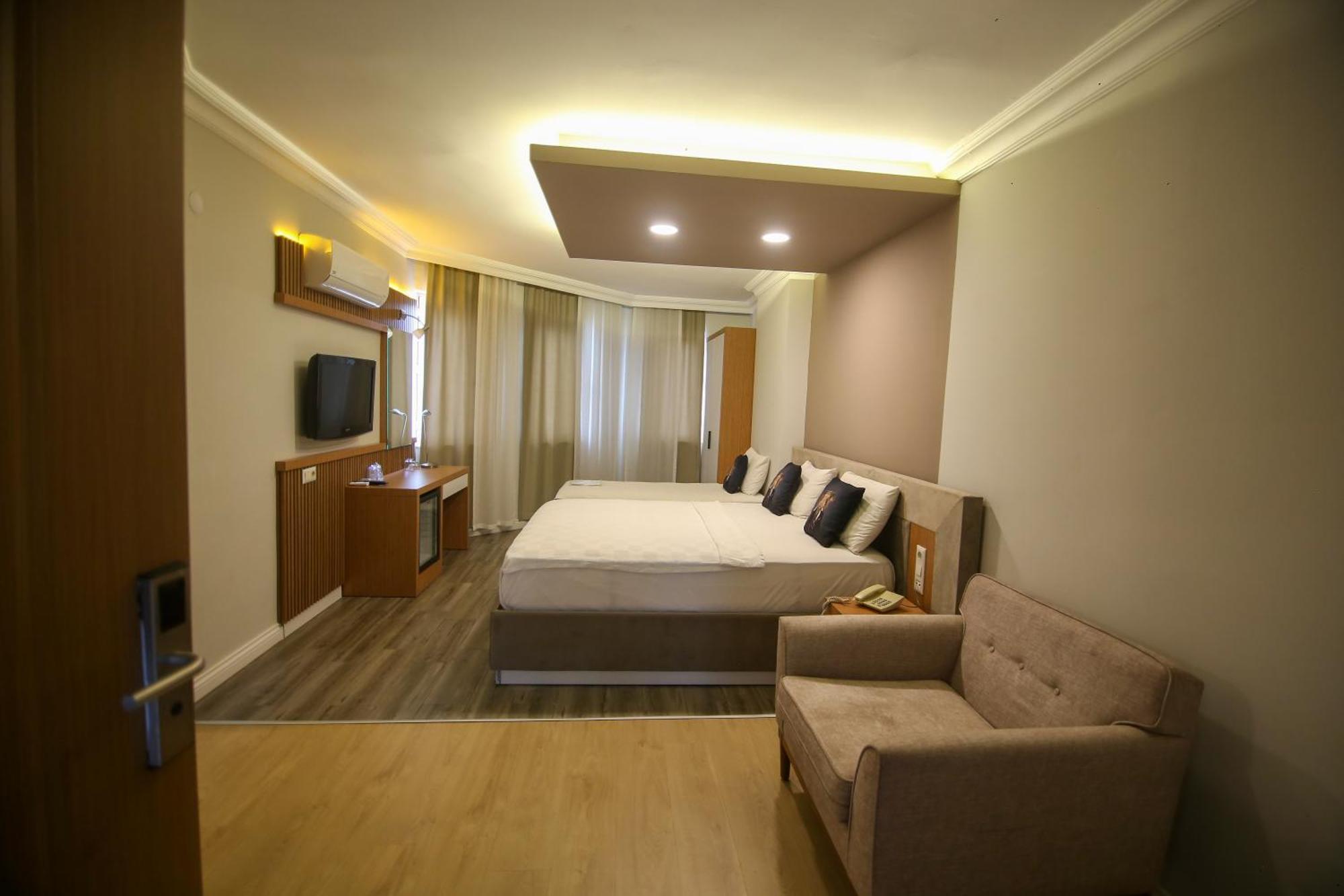 Cevik Palace Hotel 安塔利亚 外观 照片