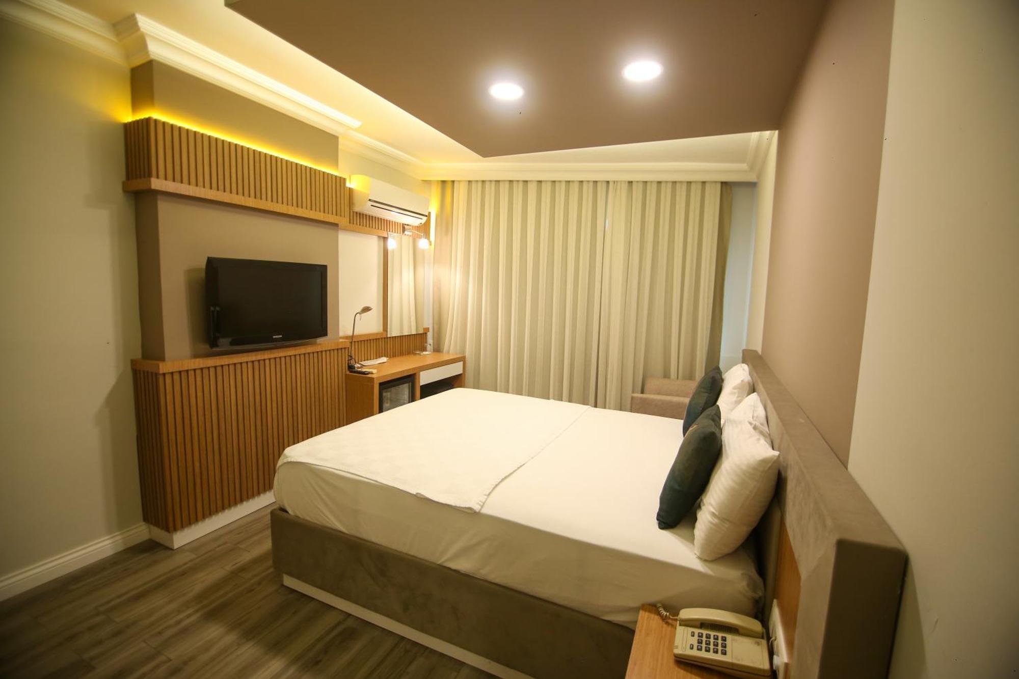 Cevik Palace Hotel 安塔利亚 外观 照片
