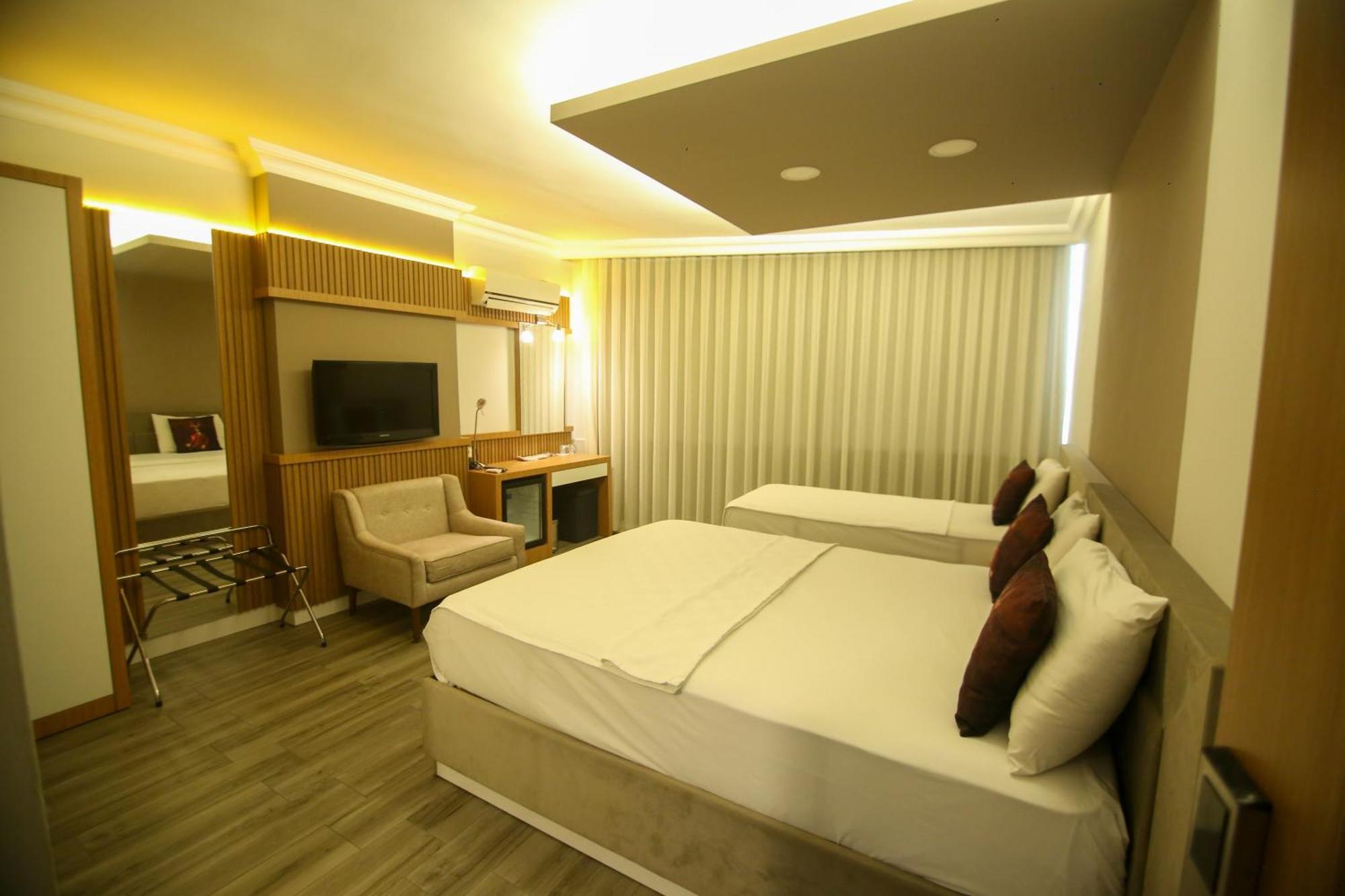 Cevik Palace Hotel 安塔利亚 外观 照片